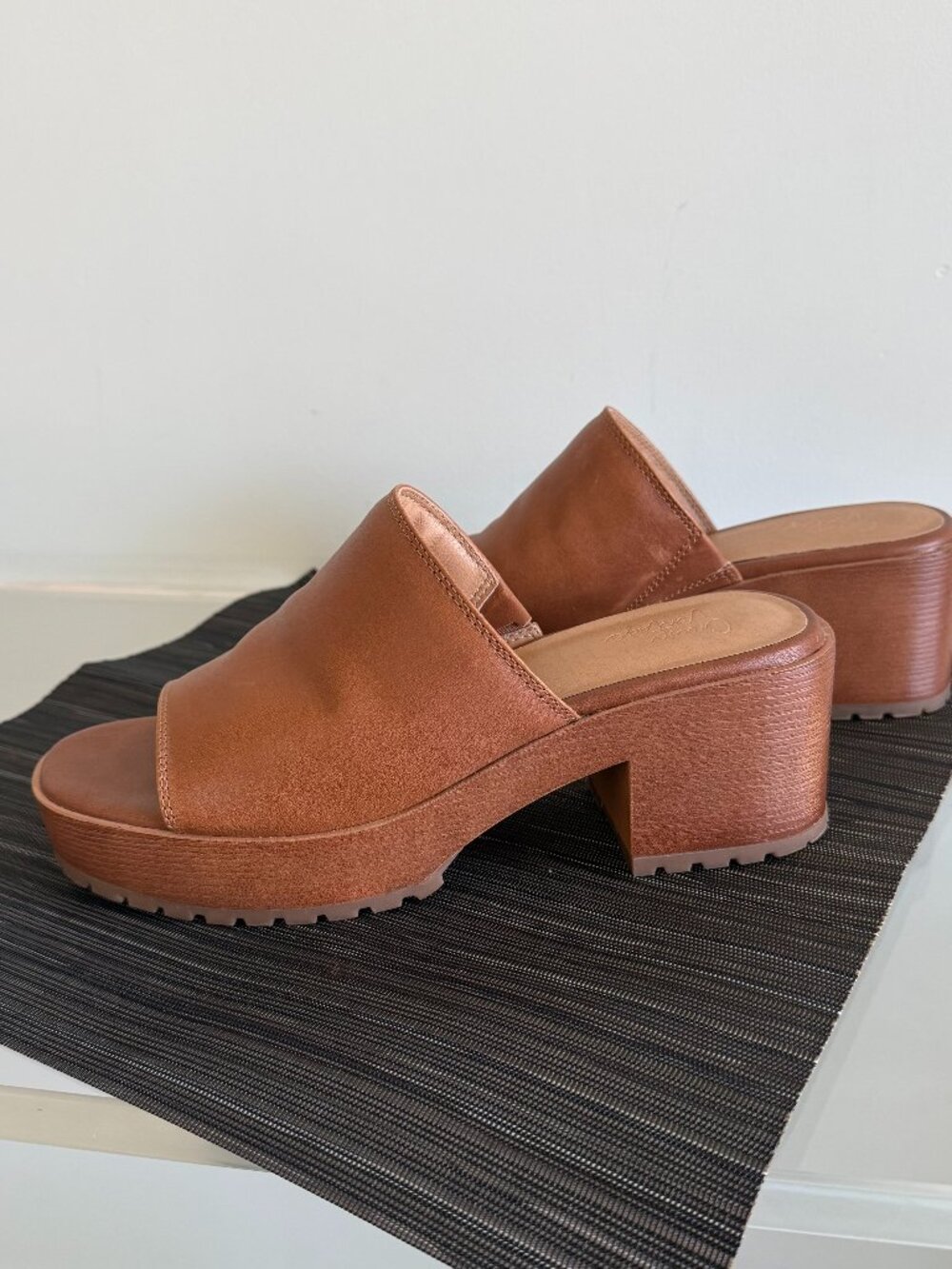 Crown Vintage Platform Sandals - Cognac - Size 7.5